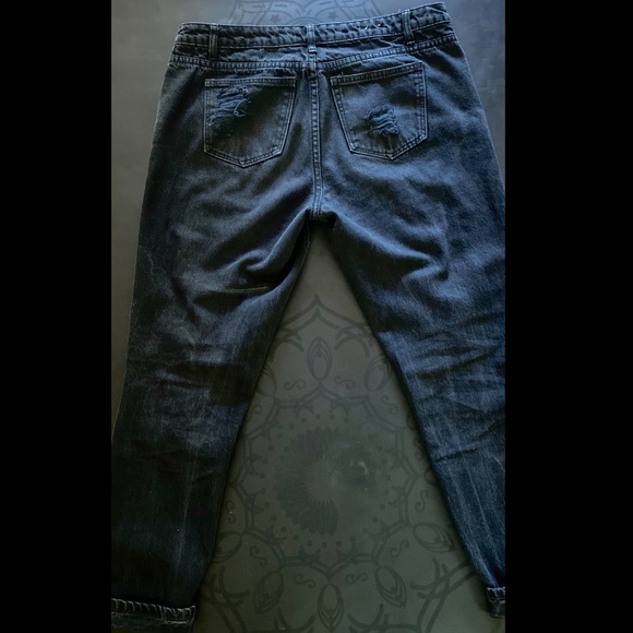Mid Rise Distressed Boyfriend Jeans - Picture 4 of 4